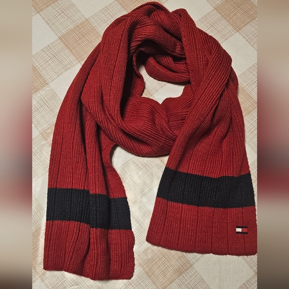 NWOT-Tommy Hilfiger Mens Rubber Flag Patch Tipped Rib Scarf B-1 - Picture 9 of 11